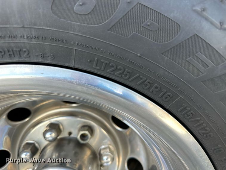 image for item NJ9368 1996 Ford F350 ambulance