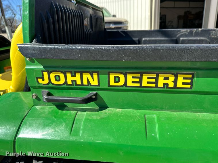 image for item NJ9369 2002 John Deere Gator 6x4 utility vehicle