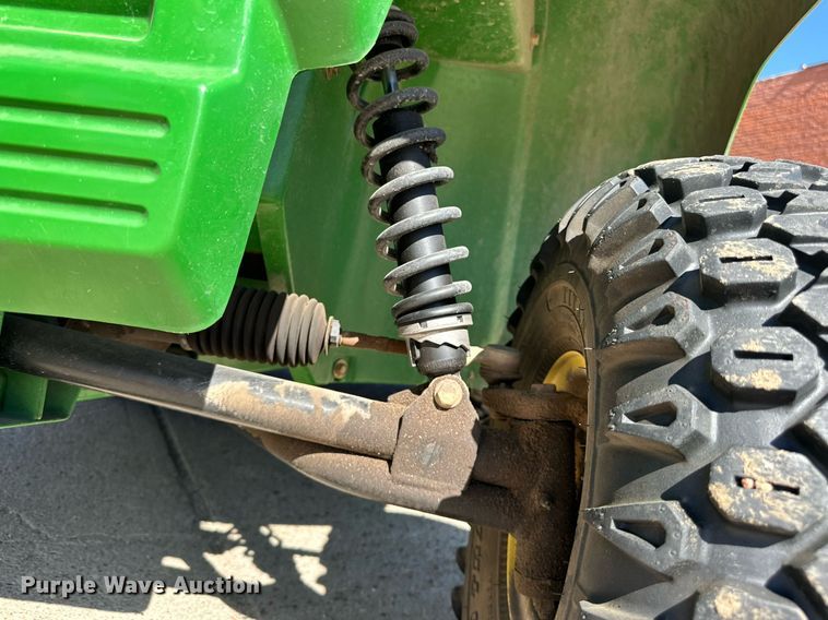 image for item NJ9369 2002 John Deere Gator 6x4 utility vehicle
