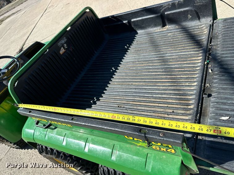 image for item NJ9369 2002 John Deere Gator 6x4 utility vehicle
