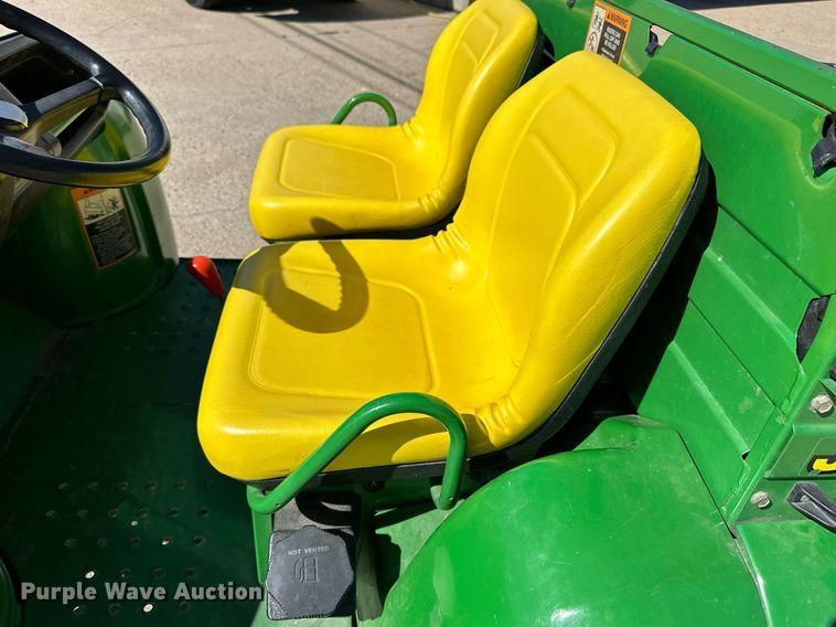 image for item NJ9369 2002 John Deere Gator 6x4 utility vehicle