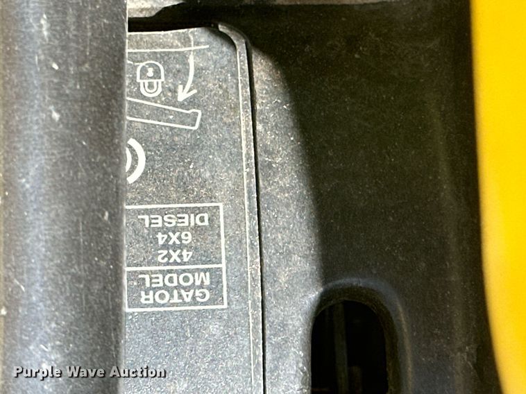 image for item NJ9369 2002 John Deere Gator 6x4 utility vehicle