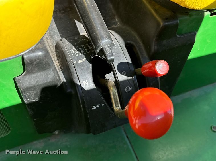 image for item NJ9369 2002 John Deere Gator 6x4 utility vehicle