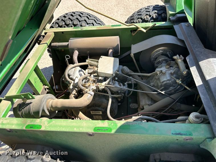 image for item NJ9369 2002 John Deere Gator 6x4 utility vehicle