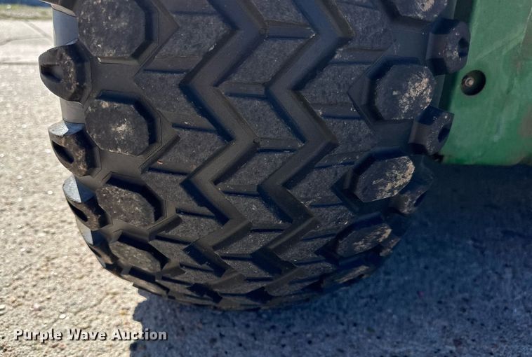 image for item NJ9369 2002 John Deere Gator 6x4 utility vehicle