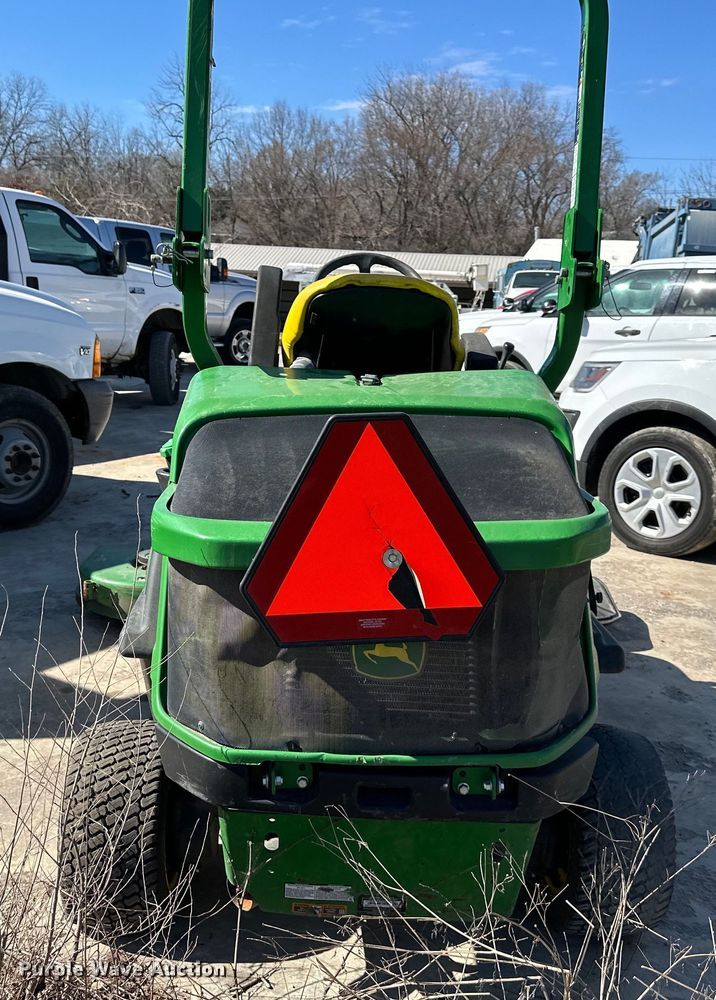 image for item NL9383 John Deere 1570 ZTR lawn mower