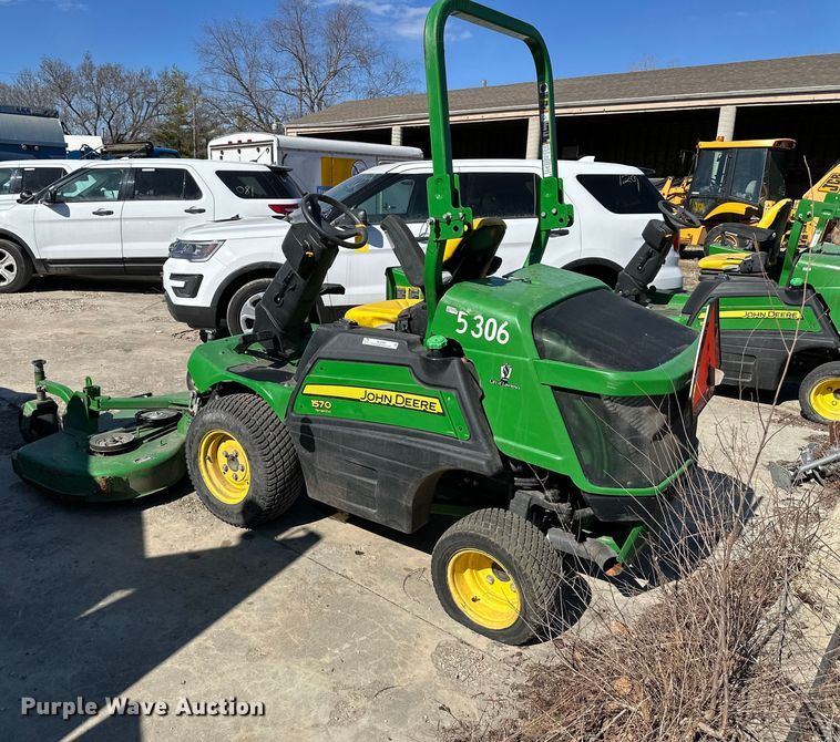 image for item NL9383 John Deere 1570 ZTR lawn mower