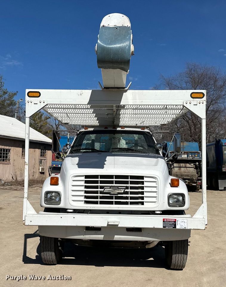 image for item NL9384 2001 Chevrolet C7500 bucket truck