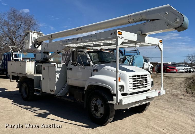 image for item NL9384 2001 Chevrolet C7500 bucket truck