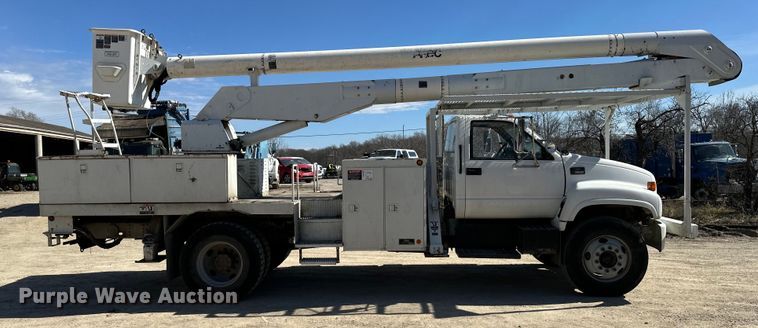 image for item NL9384 2001 Chevrolet C7500 bucket truck