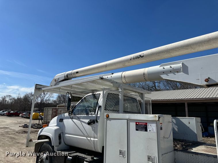 image for item NL9384 2001 Chevrolet C7500 bucket truck