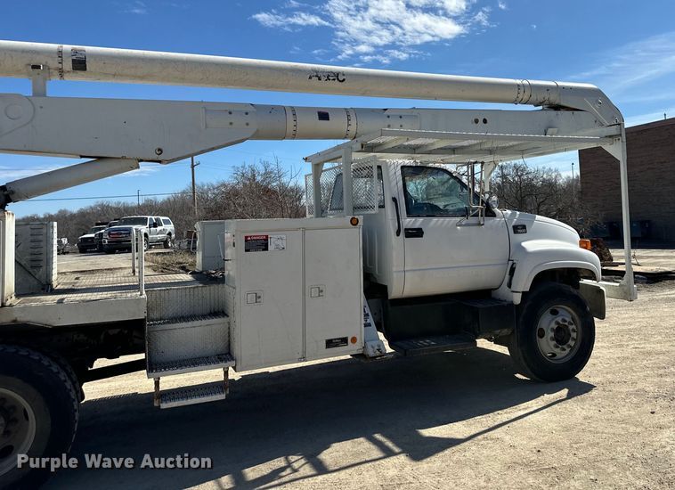 image for item NL9384 2001 Chevrolet C7500 bucket truck