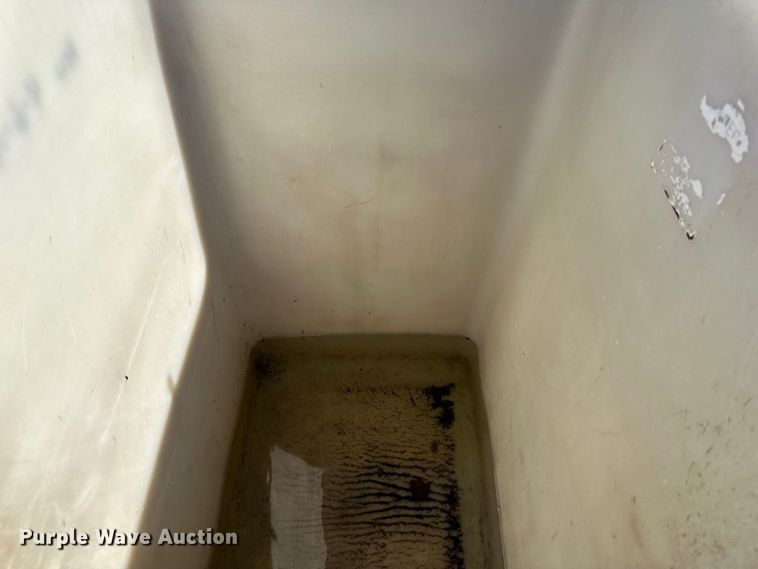 image for item NL9384 2001 Chevrolet C7500 bucket truck