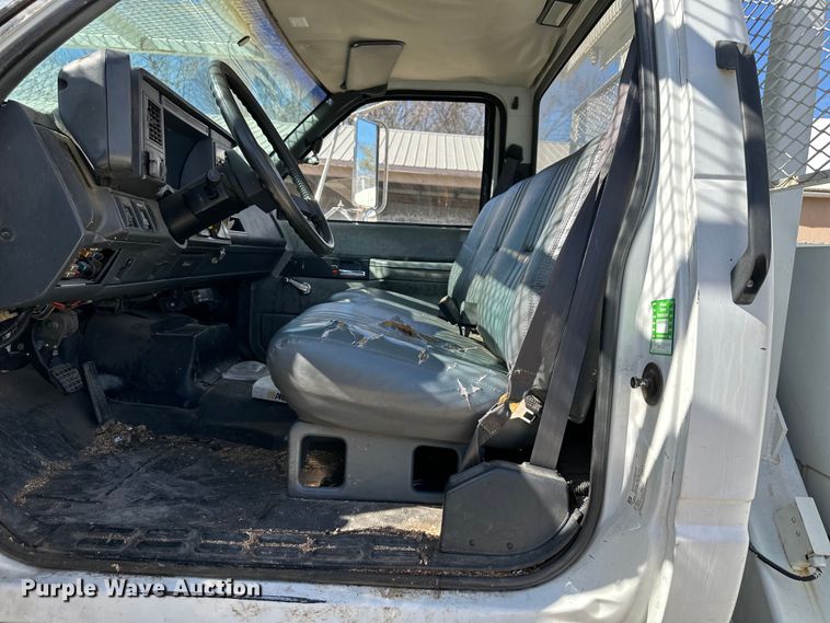 image for item NL9384 2001 Chevrolet C7500 bucket truck