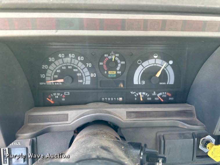 image for item NL9384 2001 Chevrolet C7500 bucket truck