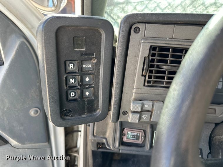 image for item NL9384 2001 Chevrolet C7500 bucket truck