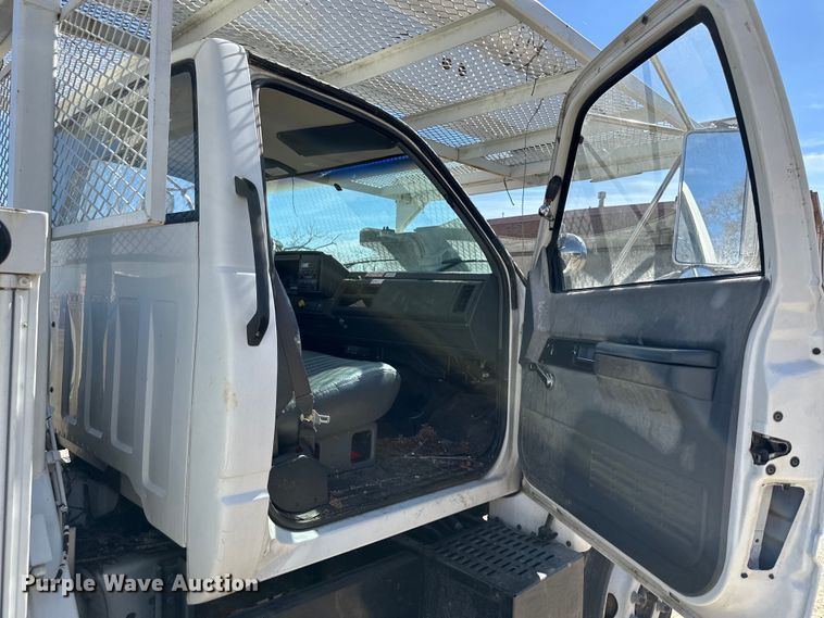 image for item NL9384 2001 Chevrolet C7500 bucket truck