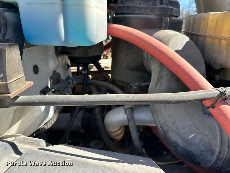 image for item NL9384 2001 Chevrolet C7500 bucket truck