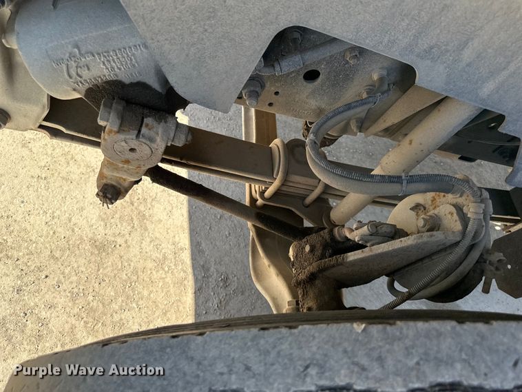 image for item NL9384 2001 Chevrolet C7500 bucket truck