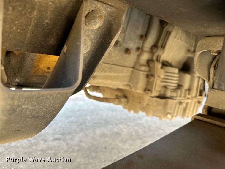 image for item NL9384 2001 Chevrolet C7500 bucket truck