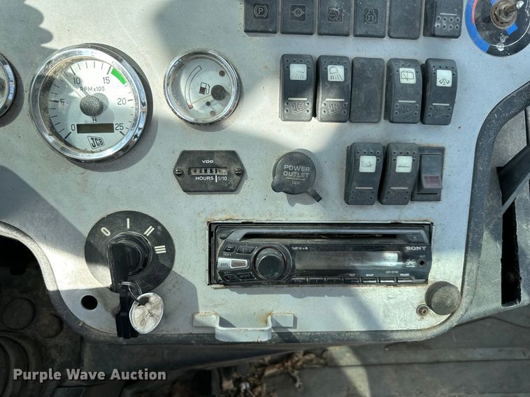 image for item NL9385 2009 JCB 2CX backhoe