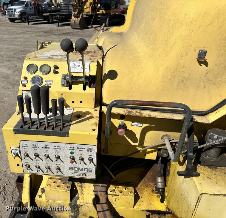 image for item NT9004 2007 Bomag 815-2 paver