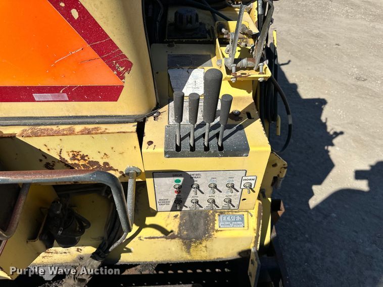 image for item NT9004 2007 Bomag 815-2 paver