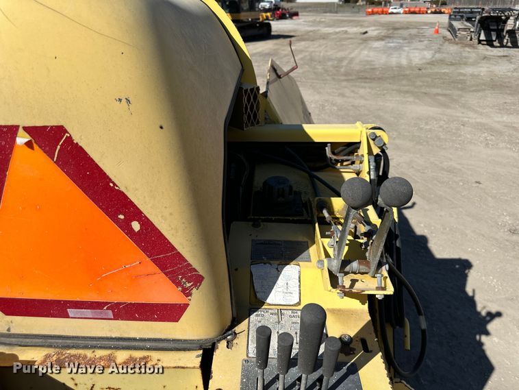 image for item NT9004 2007 Bomag 815-2 paver