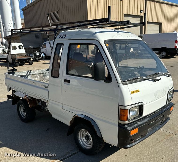 image for item NU9400 1996 Daihatsu  S80LP-JTRK mini truck