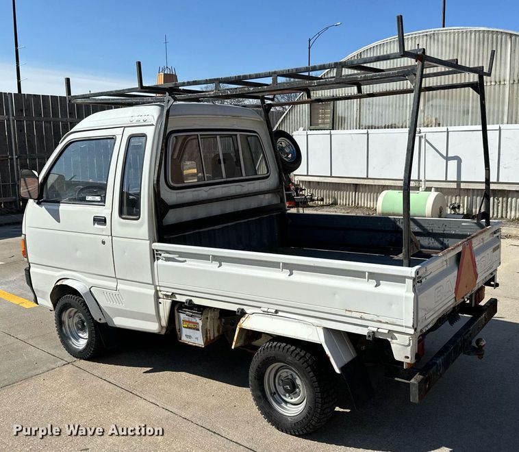 image for item NU9400 1996 Daihatsu  S80LP-JTRK mini truck