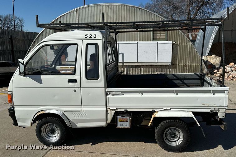 image for item NU9400 1996 Daihatsu  S80LP-JTRK mini truck