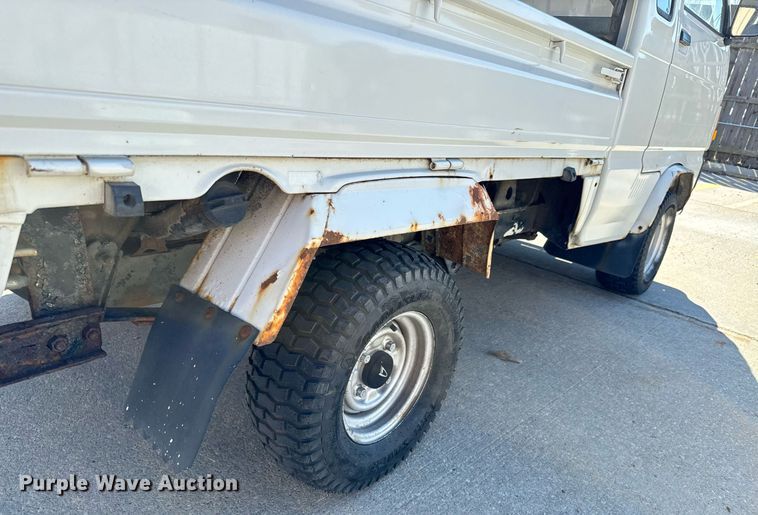 image for item NU9400 1996 Daihatsu  S80LP-JTRK mini truck