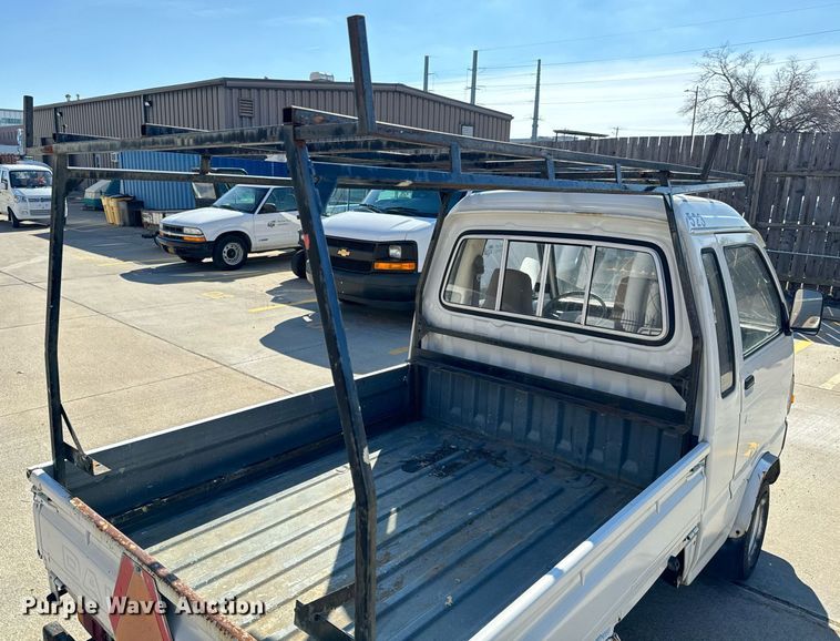 image for item NU9400 1996 Daihatsu  S80LP-JTRK mini truck