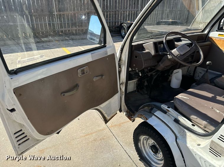 image for item NU9400 1996 Daihatsu  S80LP-JTRK mini truck