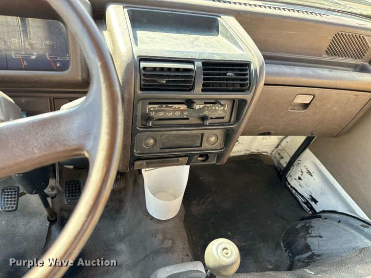 image for item NU9400 1996 Daihatsu  S80LP-JTRK mini truck