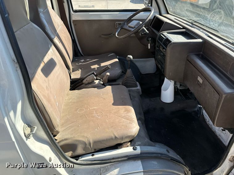 image for item NU9400 1996 Daihatsu  S80LP-JTRK mini truck