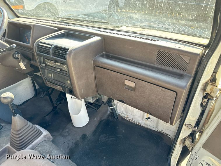 image for item NU9400 1996 Daihatsu  S80LP-JTRK mini truck