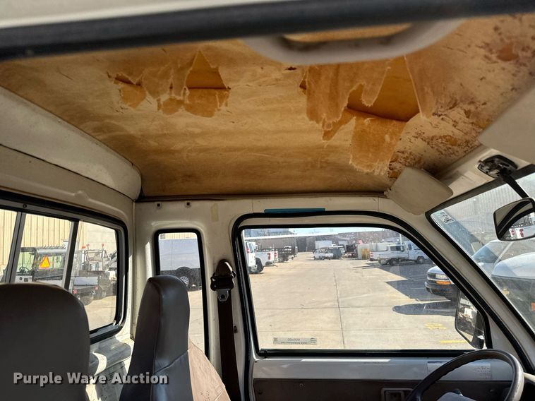 image for item NU9400 1996 Daihatsu  S80LP-JTRK mini truck