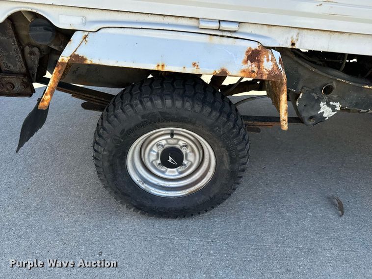 image for item NU9400 1996 Daihatsu  S80LP-JTRK mini truck