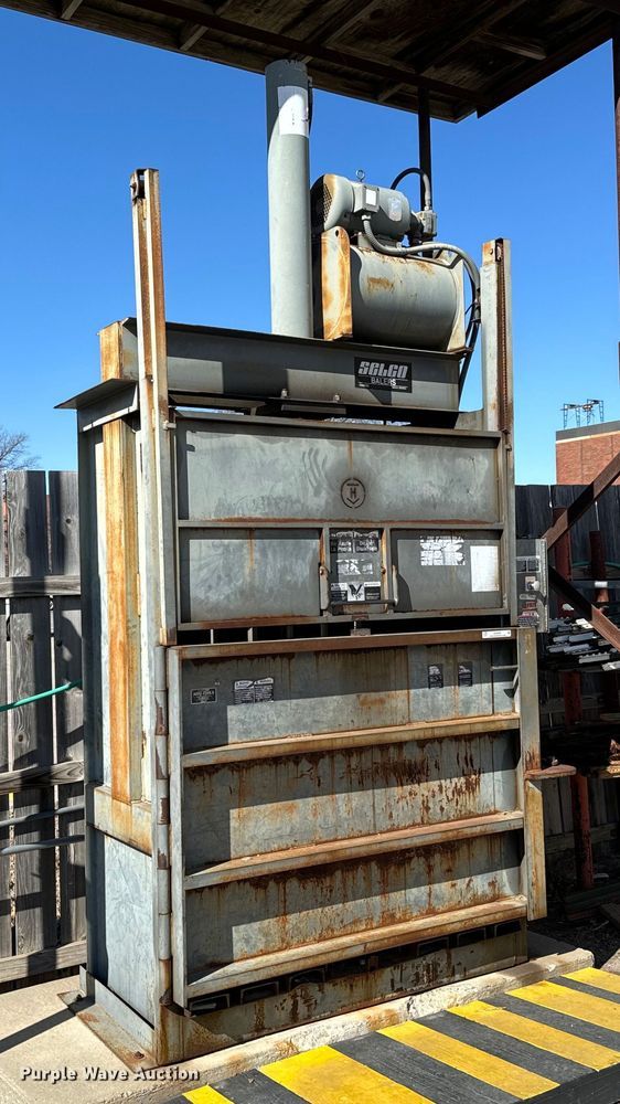 image for item NU9401 Selco Balers V1-5 cardboard baler