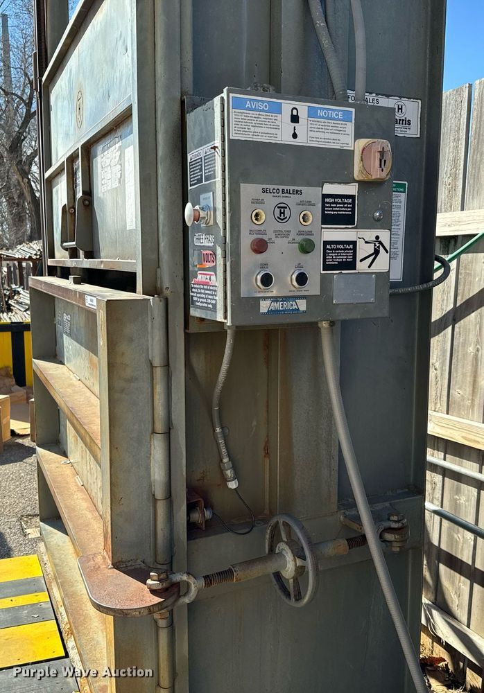 image for item NU9401 Selco Balers V1-5 cardboard baler