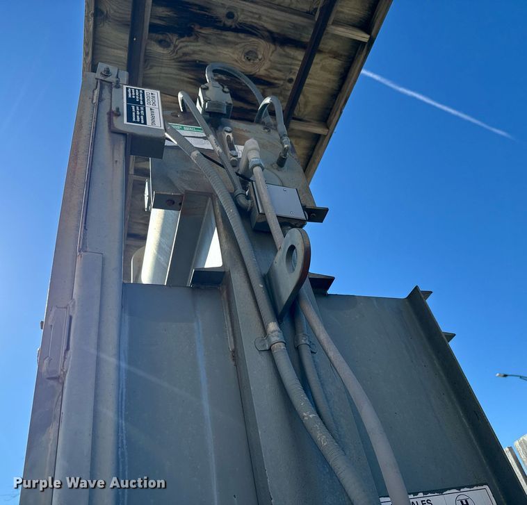 image for item NU9401 Selco Balers V1-5 cardboard baler