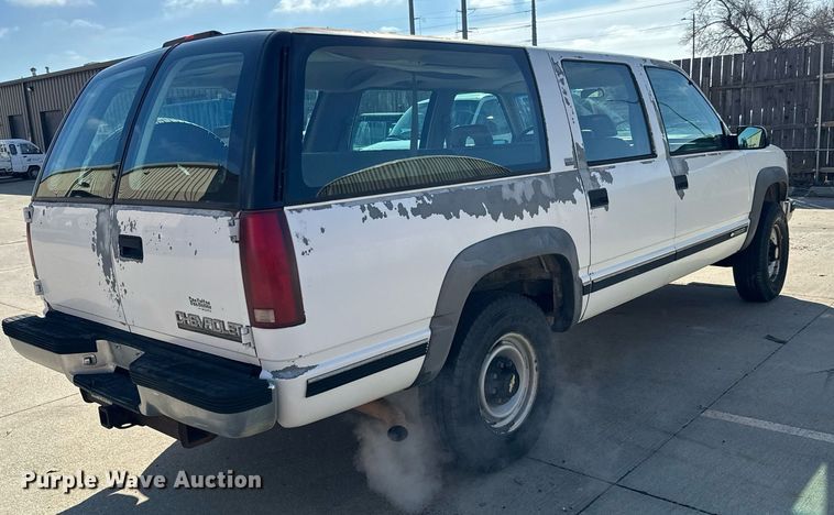 image for item NU9402 1994 Chevrolet  2500 SUV
