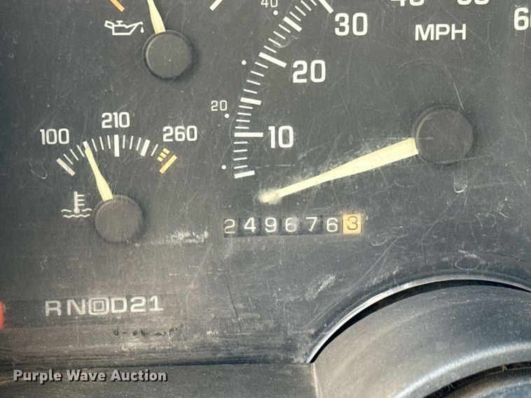 image for item NU9402 1994 Chevrolet  2500 SUV