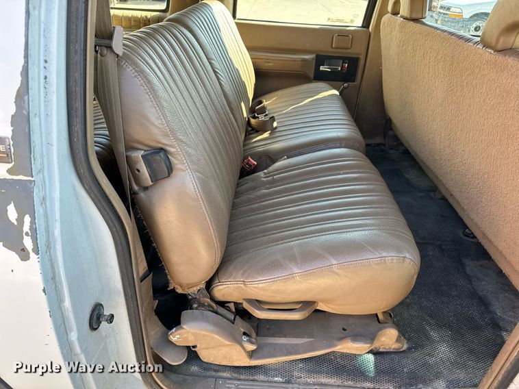 image for item NU9402 1994 Chevrolet  2500 SUV
