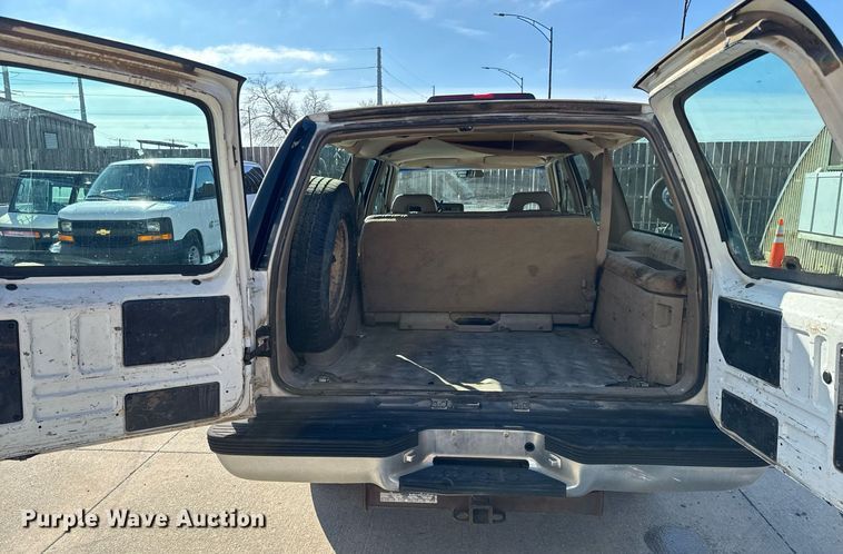 image for item NU9402 1994 Chevrolet  2500 SUV