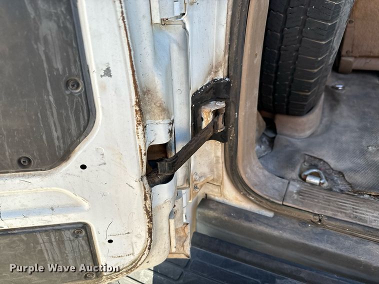 image for item NU9402 1994 Chevrolet  2500 SUV