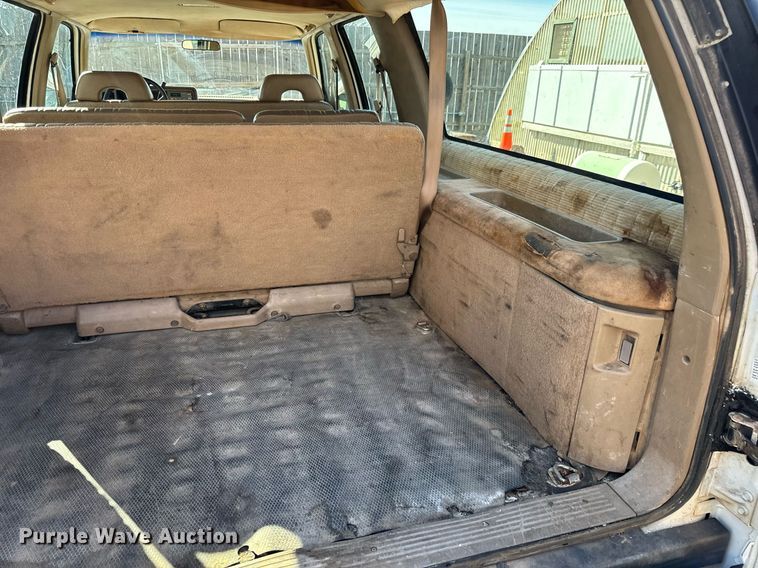image for item NU9402 1994 Chevrolet  2500 SUV