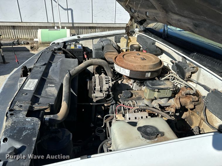 image for item NU9402 1994 Chevrolet  2500 SUV