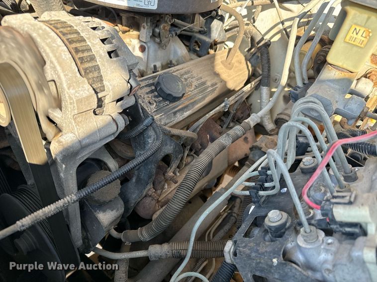 image for item NU9402 1994 Chevrolet  2500 SUV